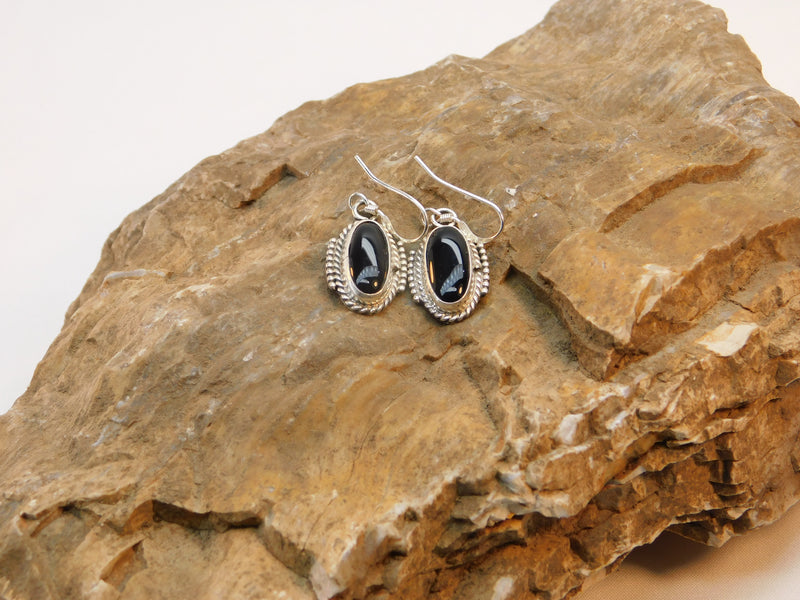 Onyx teardrop with rope border earrings