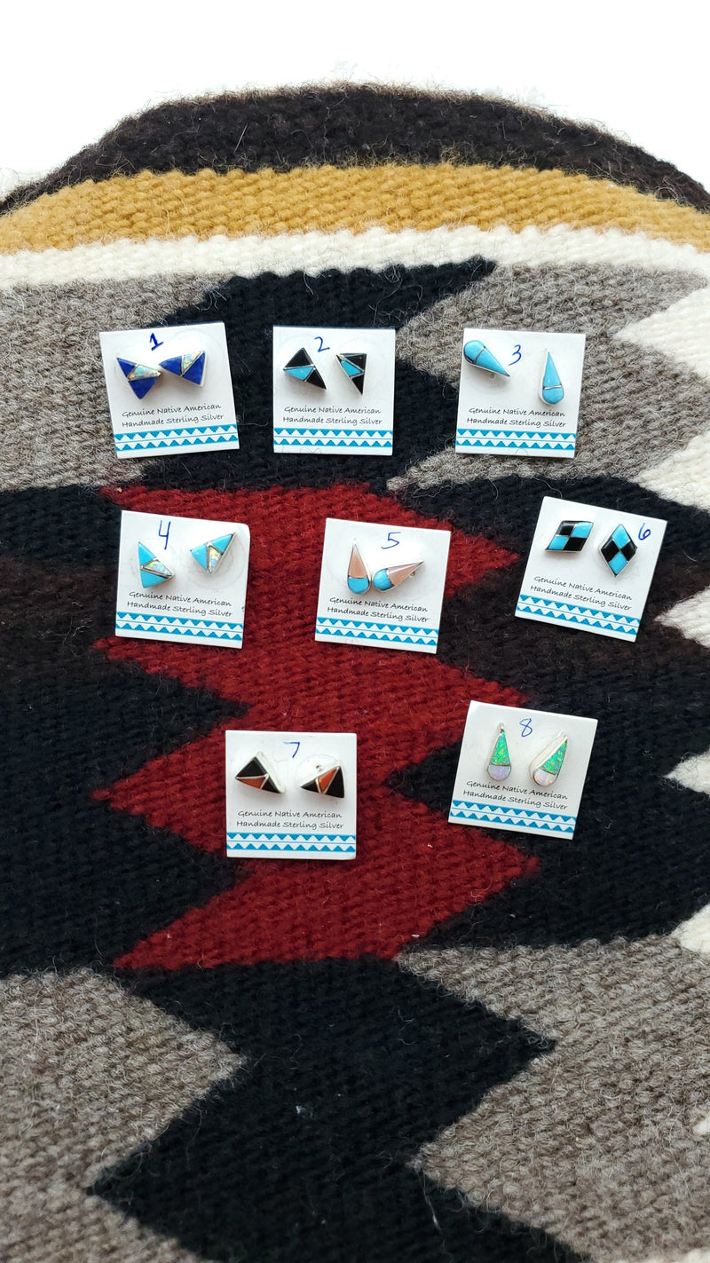 Triangle or teardrop multi-color post