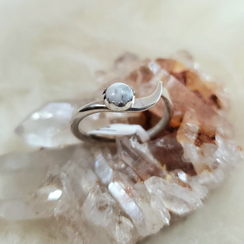 White Buffalo Swerve Ring